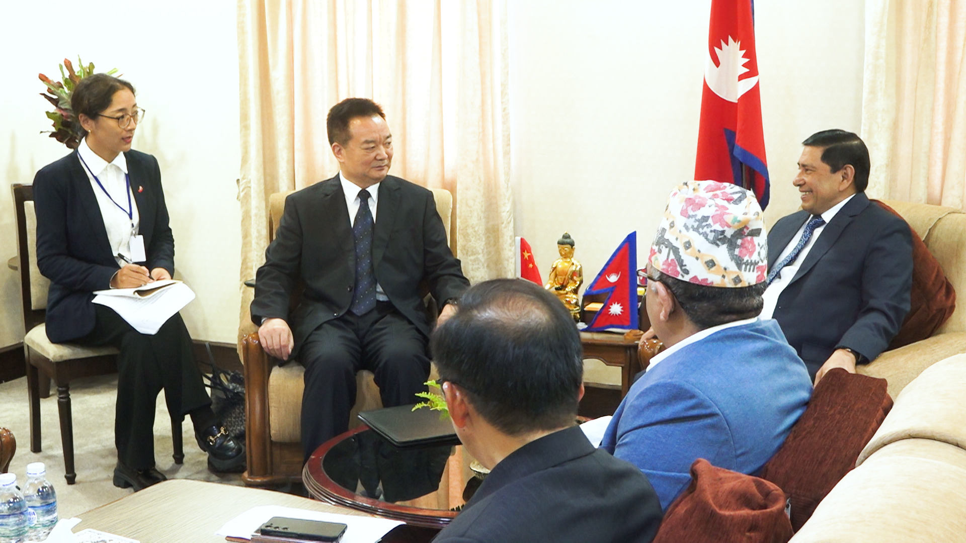 उपप्रधानमन्त्री श्रेष्ठ र चिनियाँ कम्युनिष्ट पार्टी तिब्बतका सेक्रेटरी वाङबीच भेटवार्ता 
